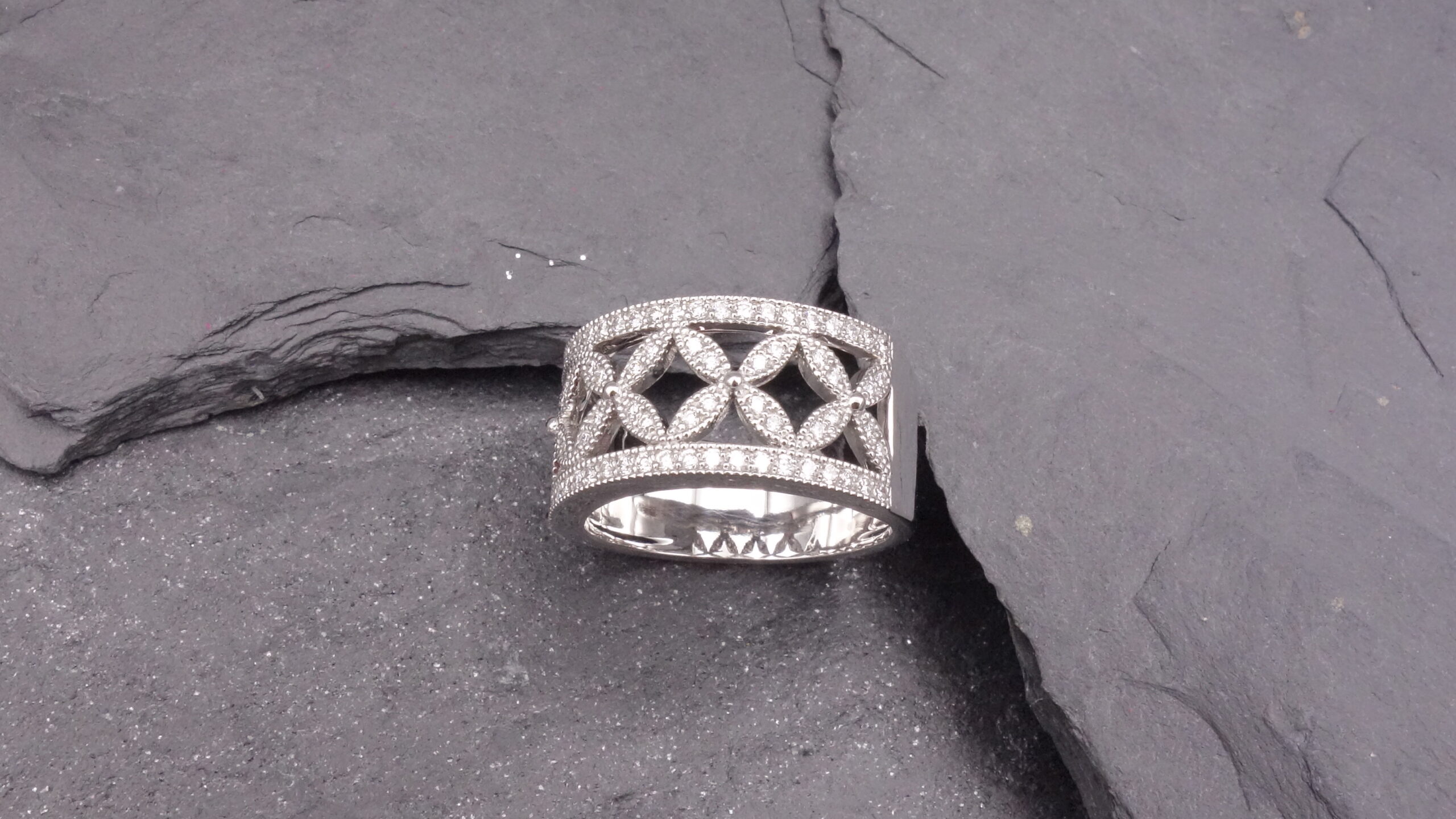 bague bandeau diamants