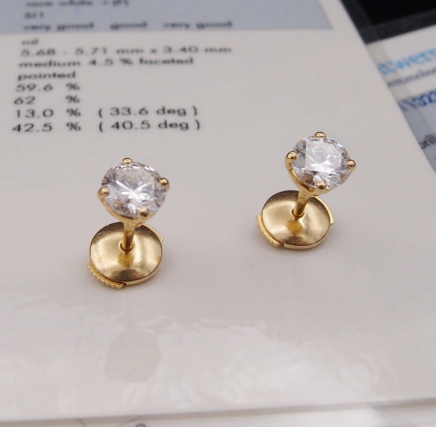 boucles d'oreilles clous diamant or jaune