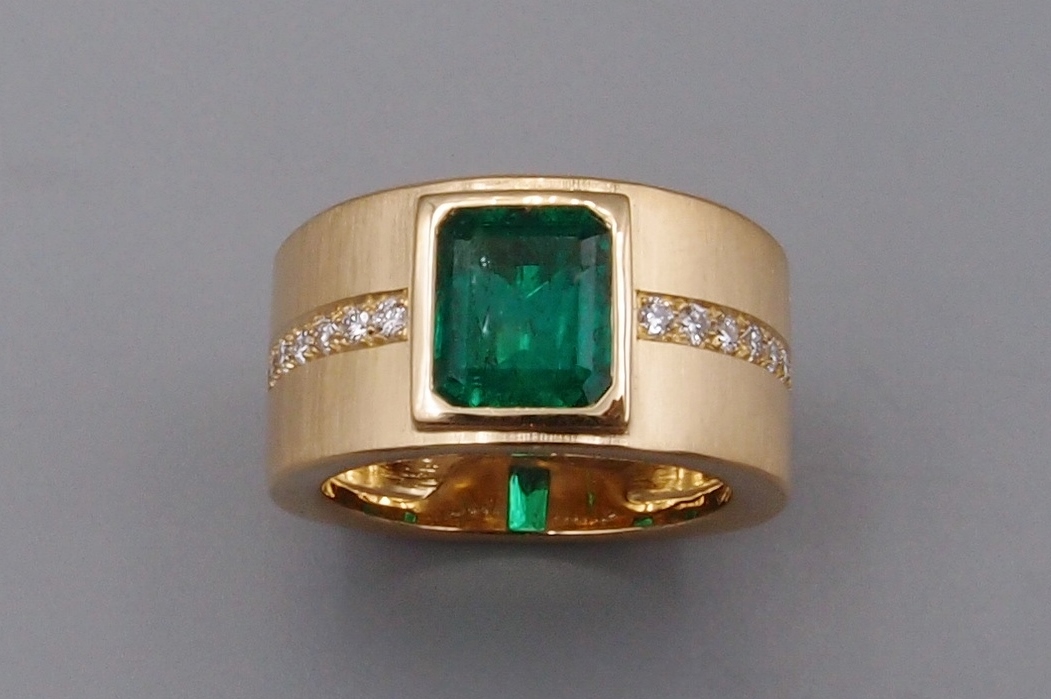 bague jonc émeraude or jaune