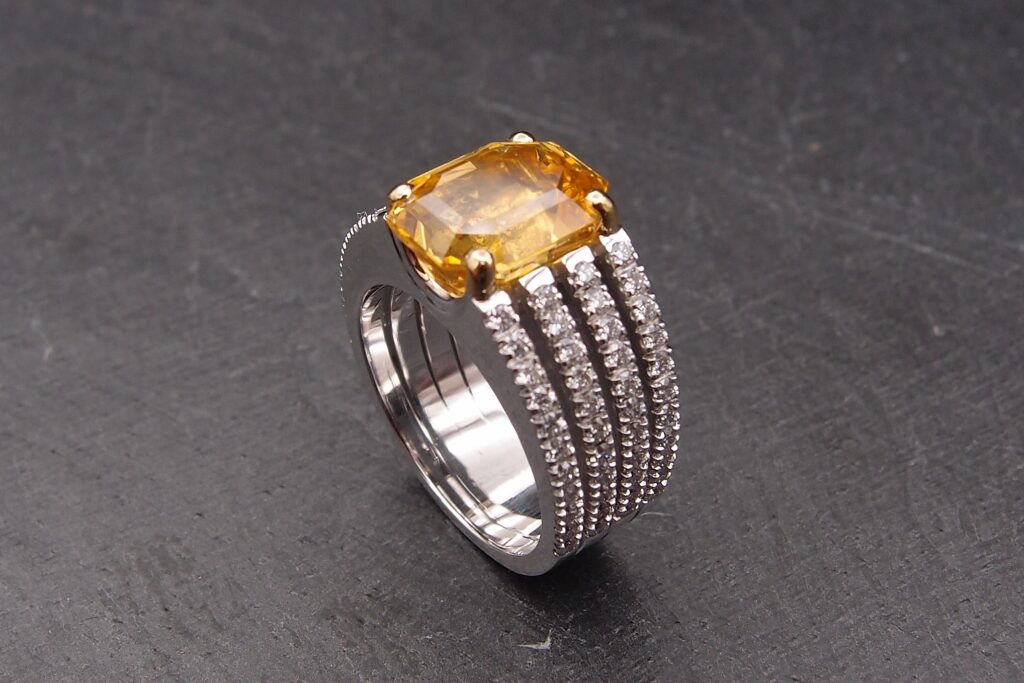 Bague saphir moderne