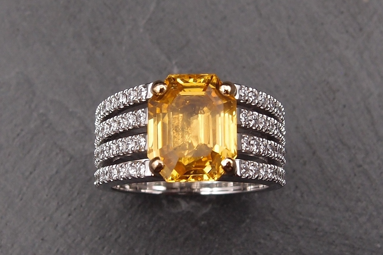 BAGUE 4 RANGS SAPHIR JAUNE ET DIAMANTS